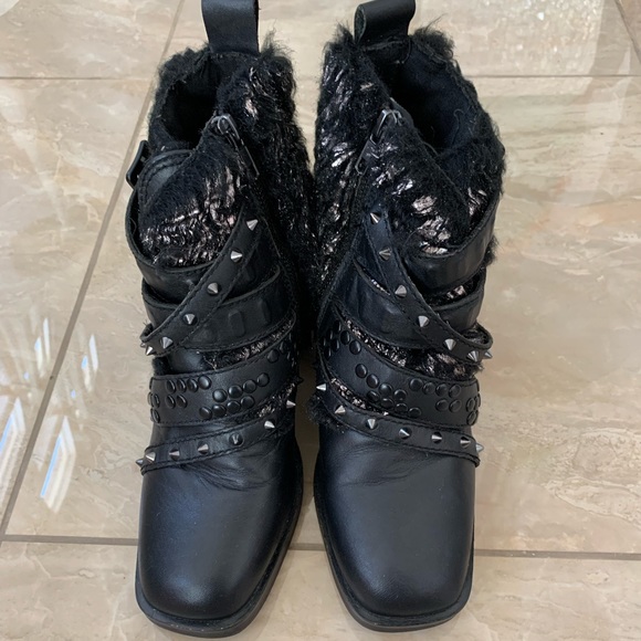 Kelsi Dagger black ankle boots size 8 - Picture 1 of 16